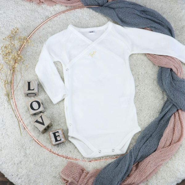 Body mit Namens-Applikation